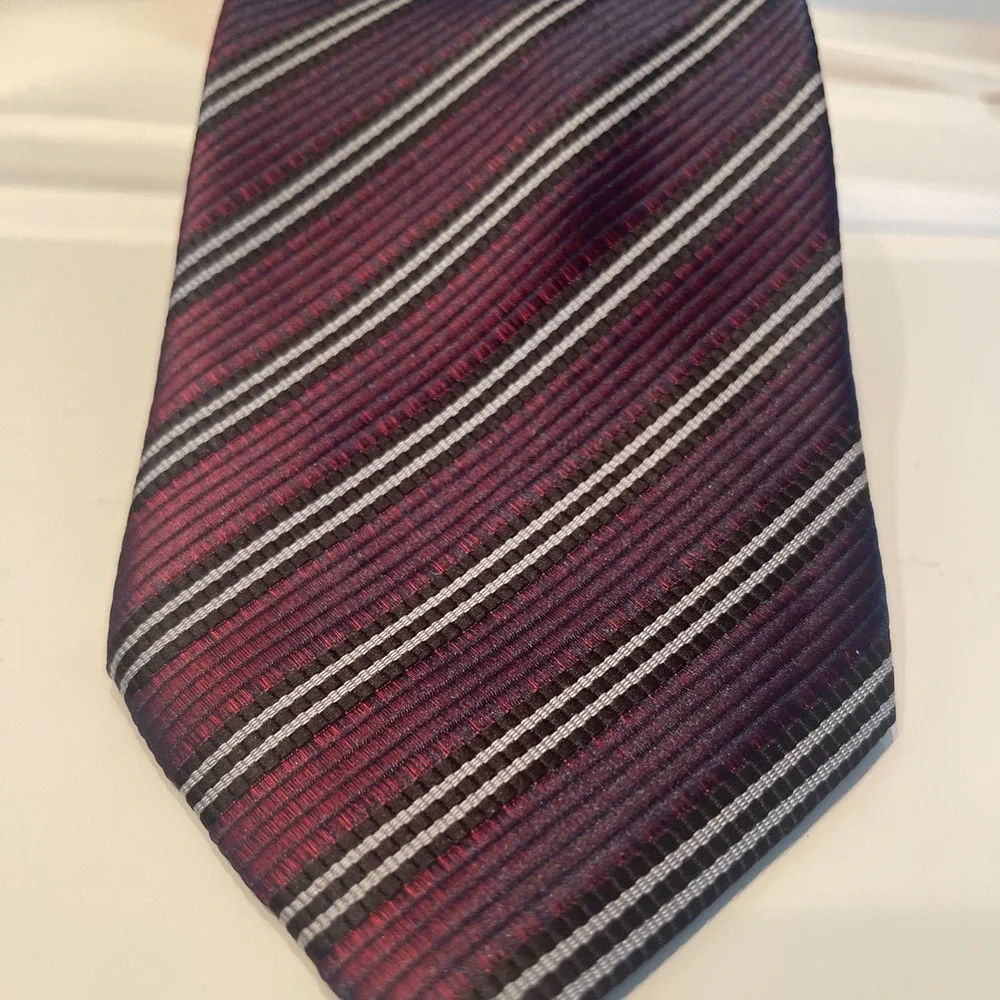 Luciano Soprani 100% Silk Tie Necktie Made In Italy Iridescent Repp Purple Black